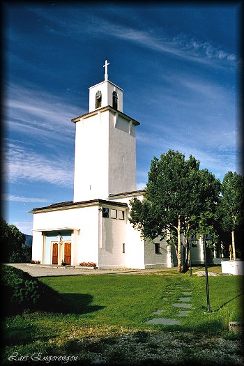 bilde av Stamsund kirke fra front